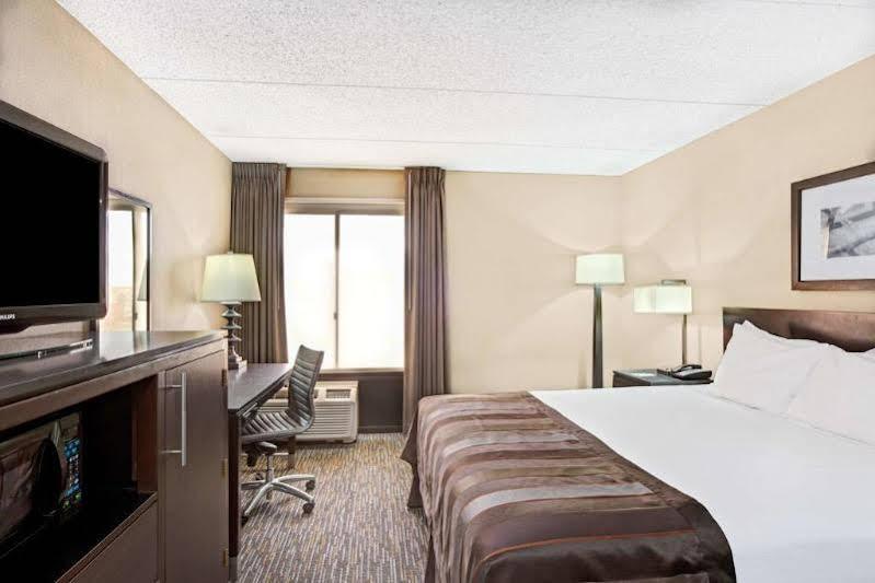 Hotel Hampton Angeles Airport