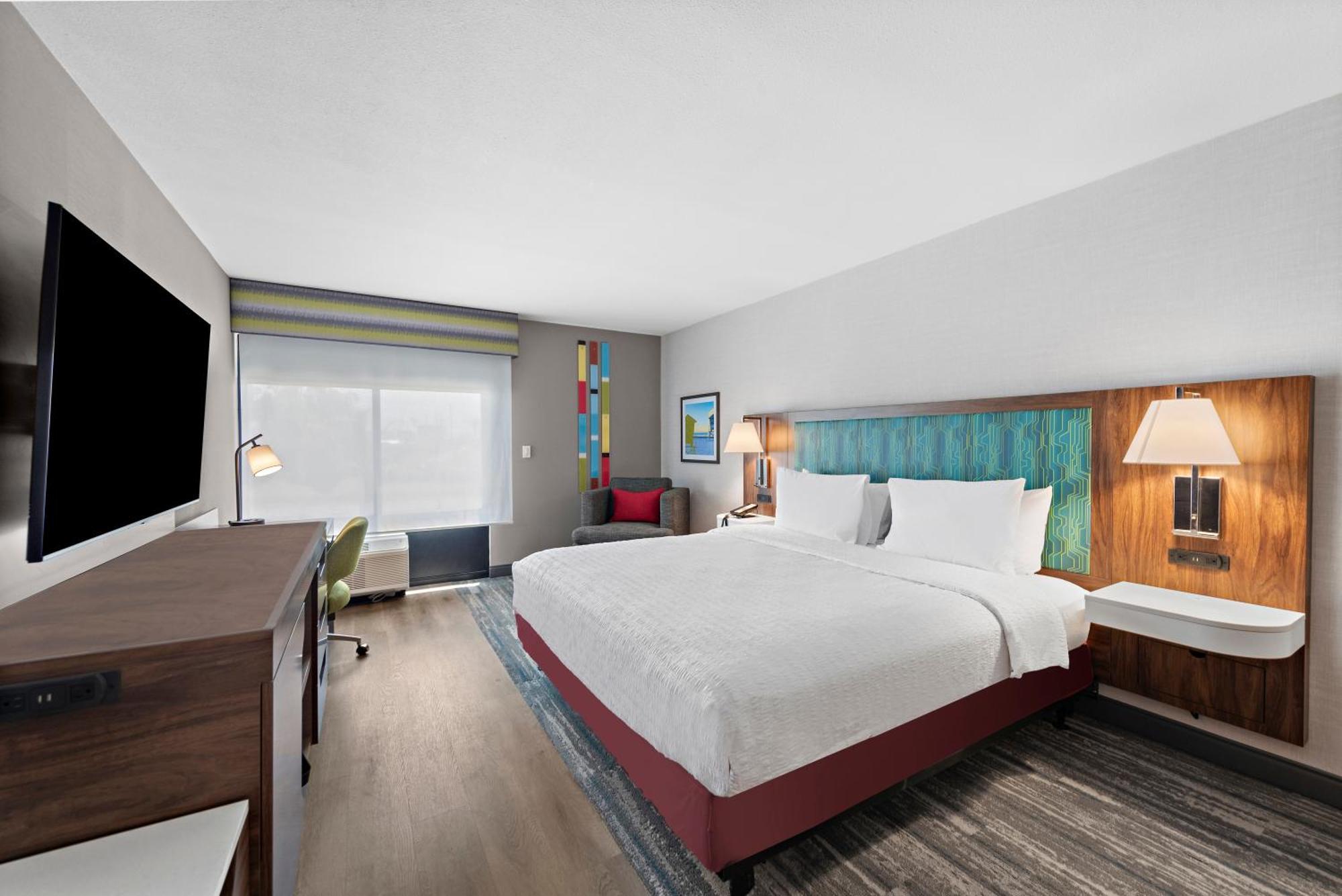Hampton Angeles Airport Hotel