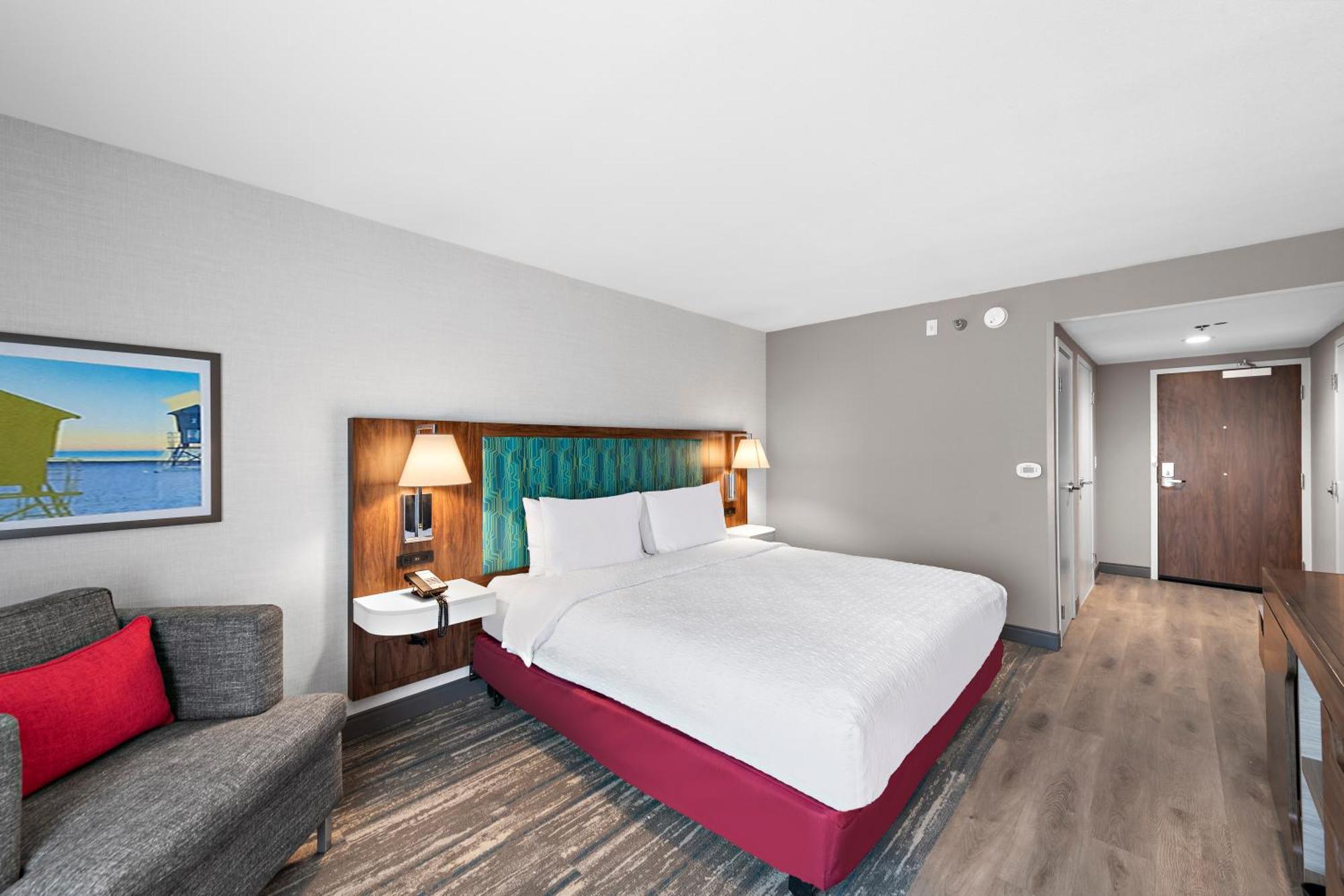 Hampton Angeles Airport 3*