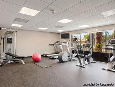 Hampton Angeles Airport Hotel