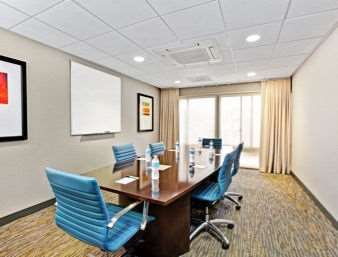 Hampton Angeles Airport Hotel