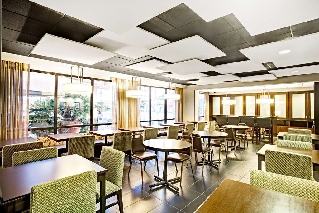 Hotel Hampton Angeles Airport
