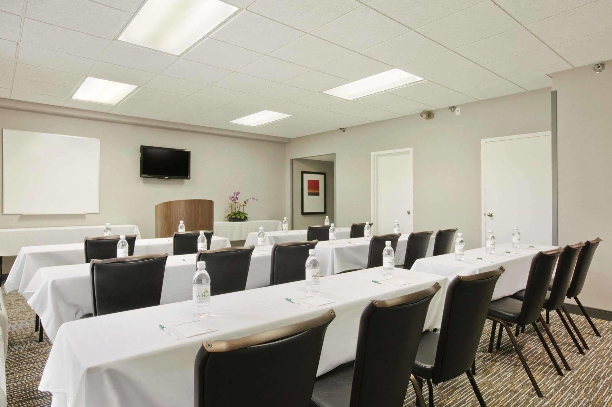Hotel Hampton Angeles Airport