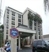 Hotel Hampton Angeles Airport 3*