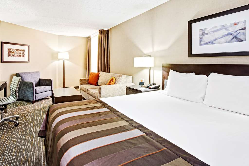 Hotel Hampton Angeles Airport 3*
